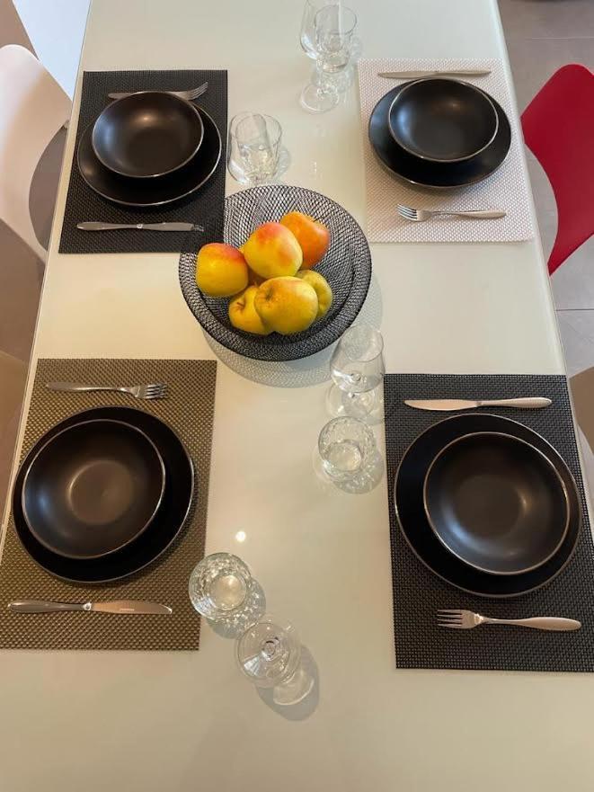 Api Tenna Apartments Glicine 1 ภายนอก รูปภาพ